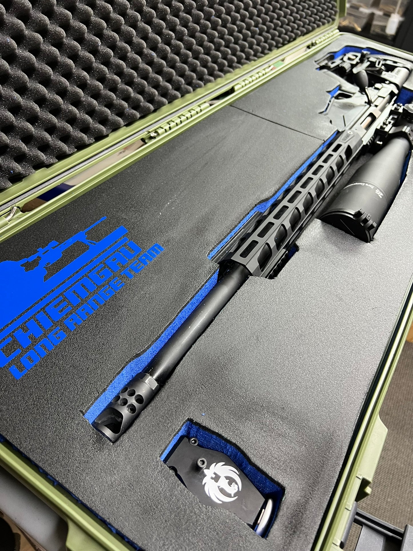 Schaumstoffeinlage 580 x 400 x 40 mm für Waffenkoffer (schwarz-blau) - Formschnitt